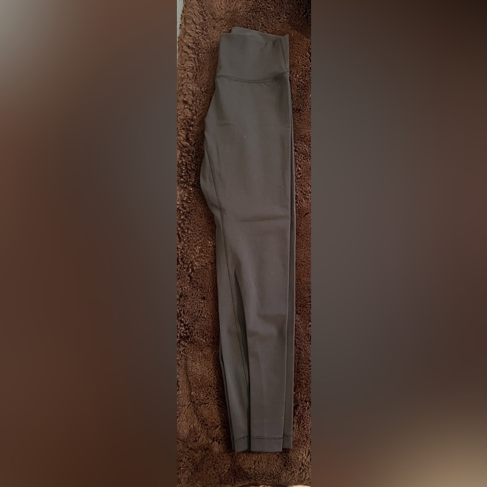 Lululemon black Wunder Under leggings size 4